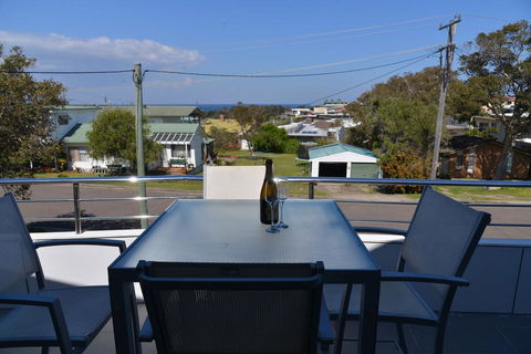 The Boat House - Kingaroy Accommodation 2