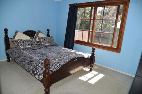 The Boat House - Kingaroy Accommodation 8