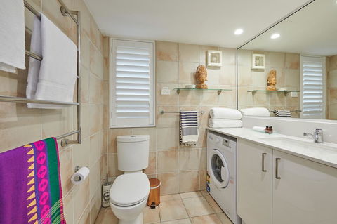 Julians Apartments - Kingaroy Accommodation 9