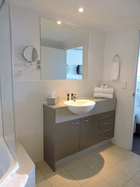 BASE Holidays - Ettalong Beach Premium Apartments - Kingaroy Accommodation 20