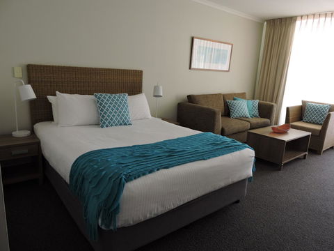 BASE Holidays - Ettalong Beach Premium Apartments - Kingaroy Accommodation 11