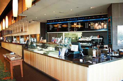 BASE Holidays - Ettalong Beach Premium Apartments - Kingaroy Accommodation 2