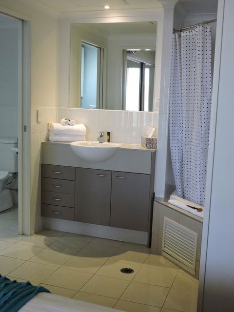 BASE Holidays - Ettalong Beach Premium Apartments - Kingaroy Accommodation 8