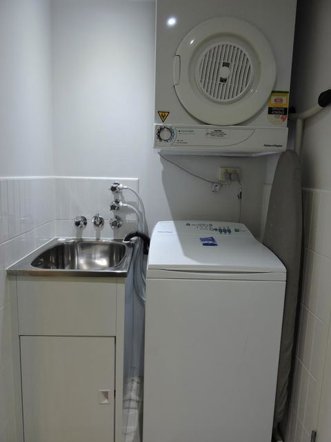 BASE Holidays - Ettalong Beach Premium Apartments - Kingaroy Accommodation 3