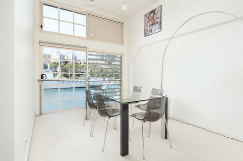 Waterfront Apartment On Sydney Harbour - Kingaroy Accommodation 2