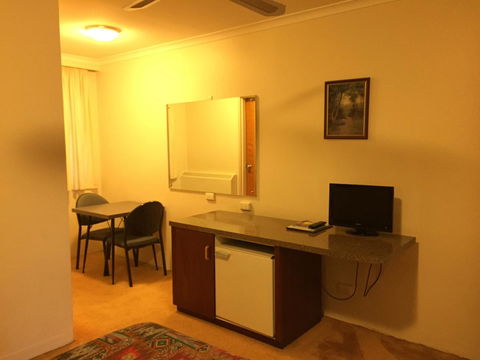 Cooma Motor Lodge Motel - Kingaroy Accommodation 24