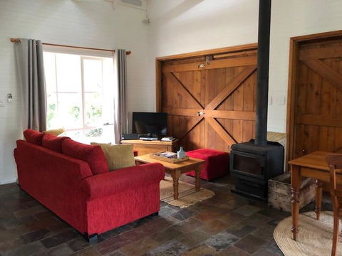 Arcadia - The Barn Cottage & Rosehill Cottage - Kingaroy Accommodation 10