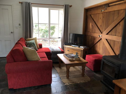 Arcadia - The Barn Cottage & Rosehill Cottage - Kingaroy Accommodation 8