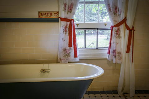 Arcadia - The Barn Cottage & Rosehill Cottage - Kingaroy Accommodation 18
