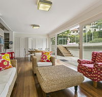 Summery spacious 4 bed home in Kurraba Point - Kingaroy Accommodation