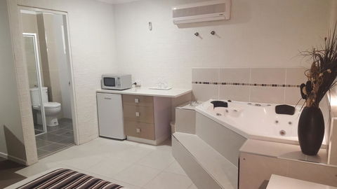 Coastal Bay Motel - Kingaroy Accommodation 40