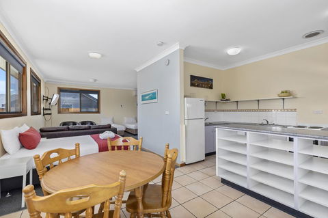Coastal Bay Motel - Kingaroy Accommodation 9