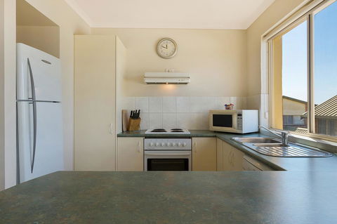 Baywatch Apartments Merimbula - Kingaroy Accommodation 18
