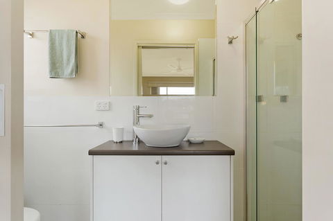 Baywatch Apartments Merimbula - Kingaroy Accommodation 12
