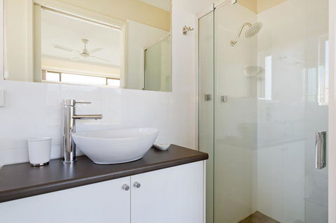 Baywatch Apartments Merimbula - Kingaroy Accommodation 13