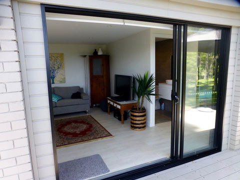The Retreat At Palm Beach - Kingaroy Accommodation 9