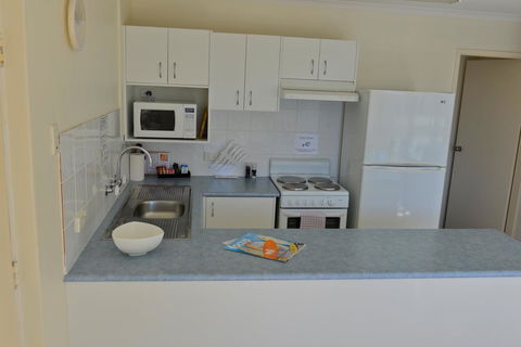 Beach House Holiday Apartments - Kingaroy Accommodation 6