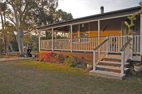 Bush & Bay Cottage - Kingaroy Accommodation 17