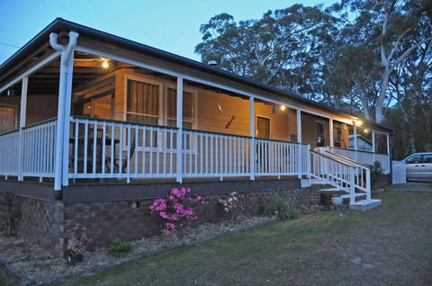 Bush & Bay Cottage - Kingaroy Accommodation 18