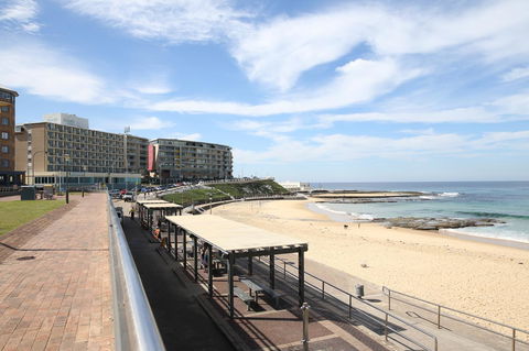 Arena Luxury Beachfront Apartment - Kingaroy Accommodation 32