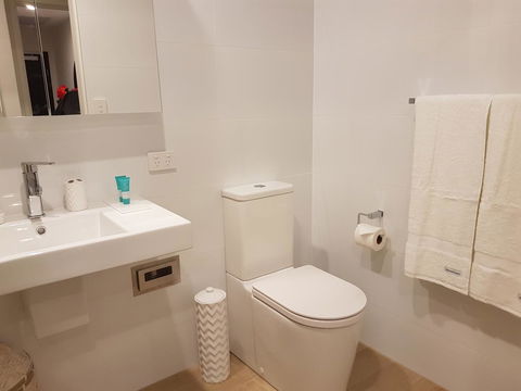 Arena Luxury Beachfront Apartment - Kingaroy Accommodation 30