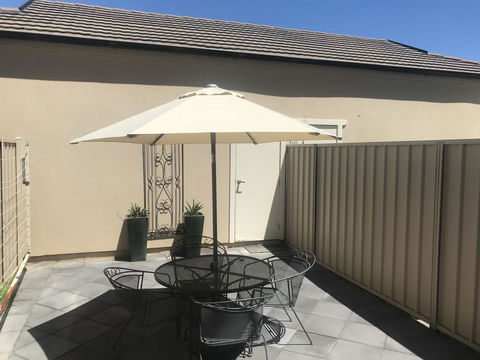 Travers Street Apartment - Kingaroy Accommodation 7