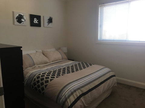 Travers Street Apartment - Kingaroy Accommodation 9