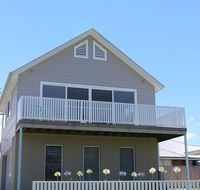 Red Waratah - Kingaroy Accommodation