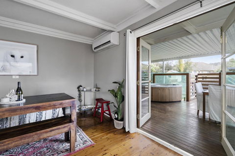 The Spa Cottage With HotTub, Netflix & Stan - Kingaroy Accommodation 6