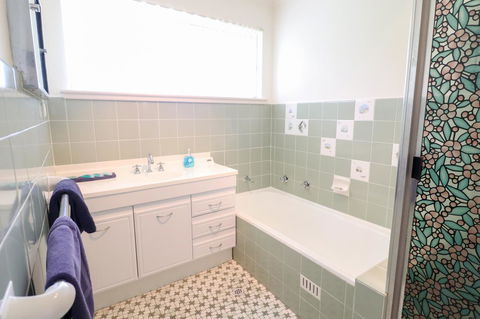 Coastal Horizons Beach House - Kingaroy Accommodation 11