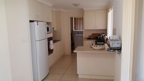 Twin Palms Holiday House At Lighthouse - Kingaroy Accommodation 6
