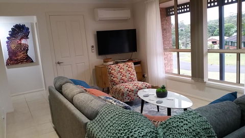 Twin Palms Holiday House At Lighthouse - Kingaroy Accommodation 3