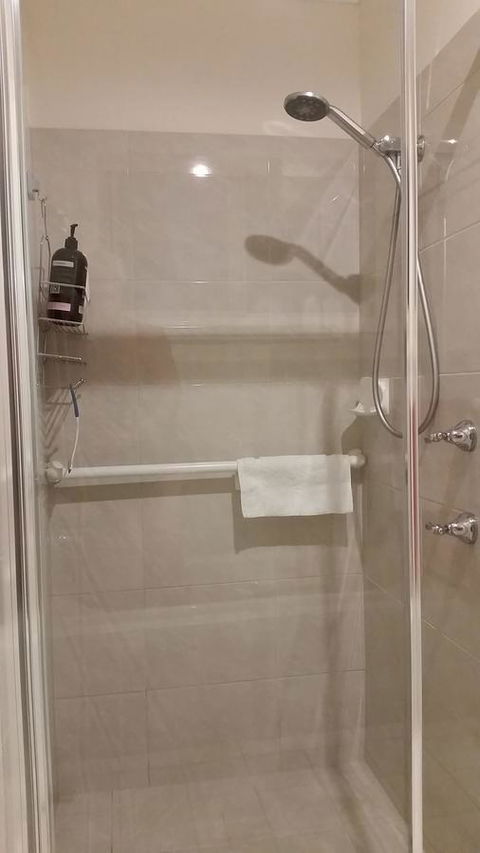 Twin Palms Holiday House At Lighthouse - Kingaroy Accommodation 13