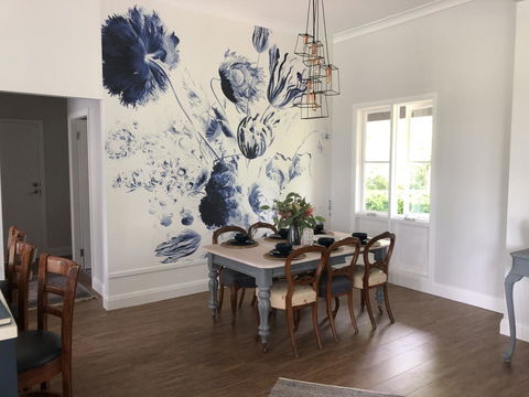 Chanticleer Gardens Barn Cottage With A Pool - Kingaroy Accommodation 31