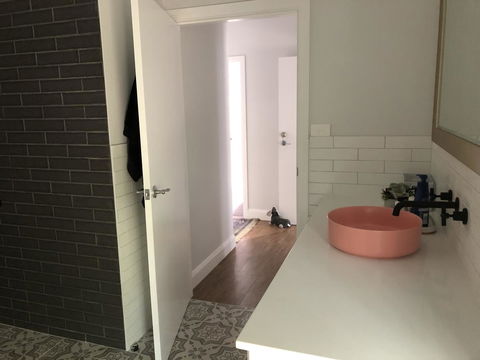 Chanticleer Gardens Barn Cottage With A Pool - Kingaroy Accommodation 34