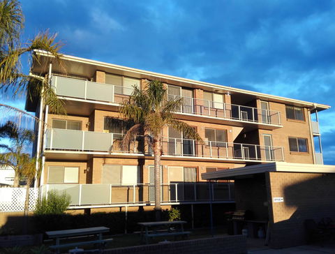 Narooma Palms Holiday Apartments - Kingaroy Accommodation 1