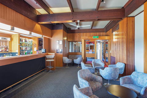 Black Dolphin Resort Motel & Apartments - Kingaroy Accommodation 39