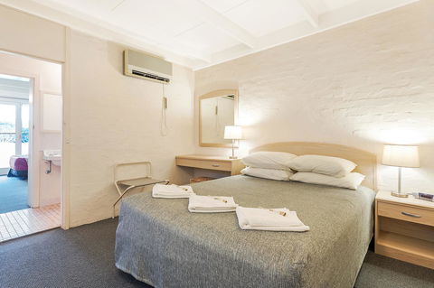 Black Dolphin Resort Motel & Apartments - Kingaroy Accommodation 18