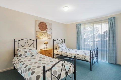 Black Dolphin Resort Motel & Apartments - Kingaroy Accommodation 2