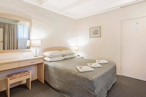 Black Dolphin Resort Motel & Apartments - Kingaroy Accommodation 38