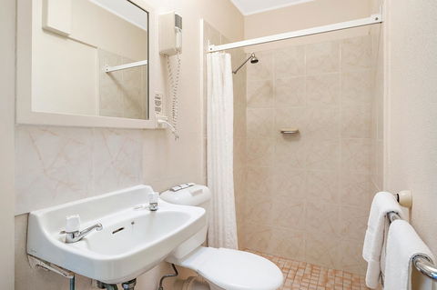 Black Dolphin Resort Motel & Apartments - Kingaroy Accommodation 17
