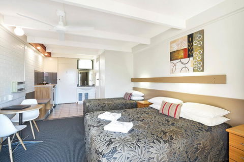 Black Dolphin Resort Motel & Apartments - Kingaroy Accommodation 21