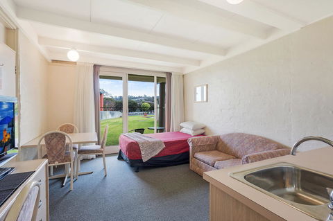 Black Dolphin Resort Motel & Apartments - Kingaroy Accommodation 16