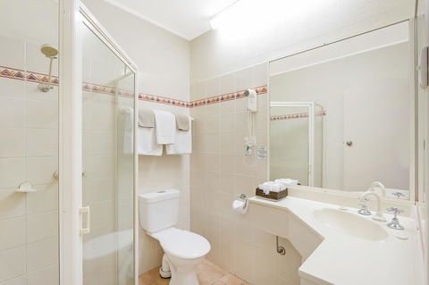 Black Dolphin Resort Motel & Apartments - Kingaroy Accommodation 11