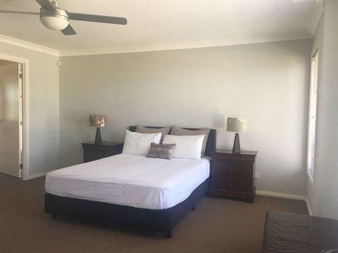 Sydney Amazing Holiday Home Bridal BnB - Kingaroy Accommodation 8