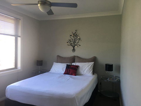 Sydney Amazing Holiday Home Bridal BnB - Kingaroy Accommodation 5