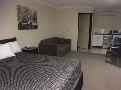 Balranald Club Motel - Kingaroy Accommodation 4