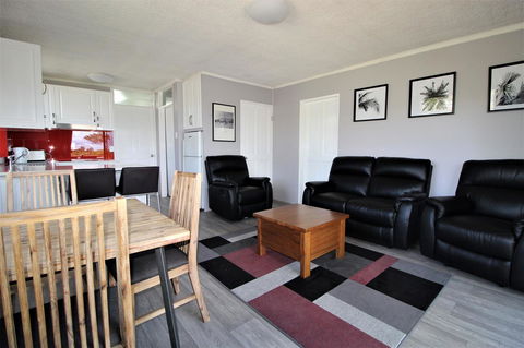Beachfront 3, 25 Willow Street - Kingaroy Accommodation 0