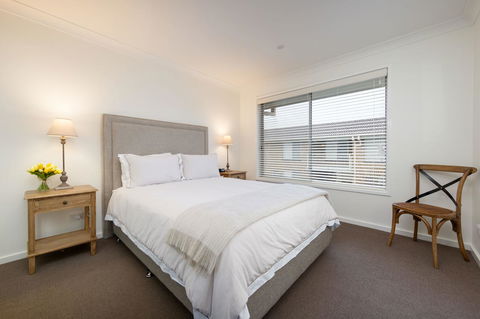 Sleeping In Style - Central & Sophisticated - Kingaroy Accommodation 3