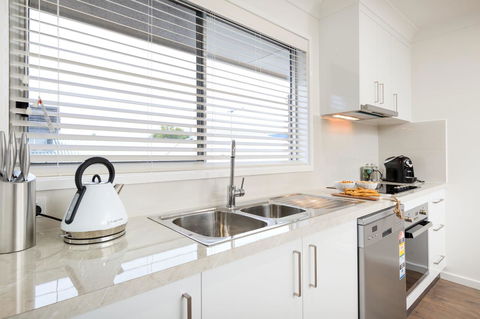 Sleeping In Style - Central & Sophisticated - Kingaroy Accommodation 4